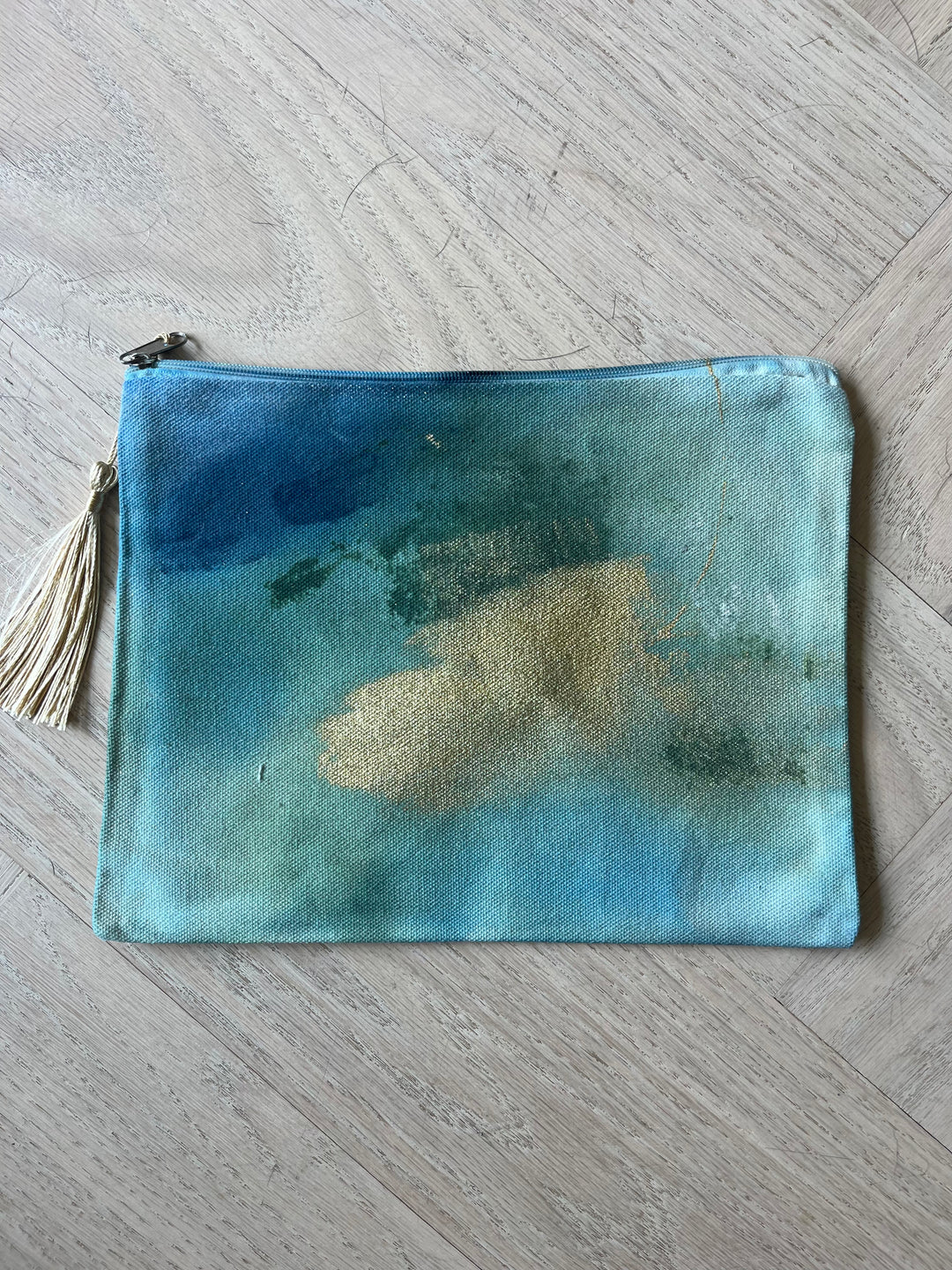 abstract clutch